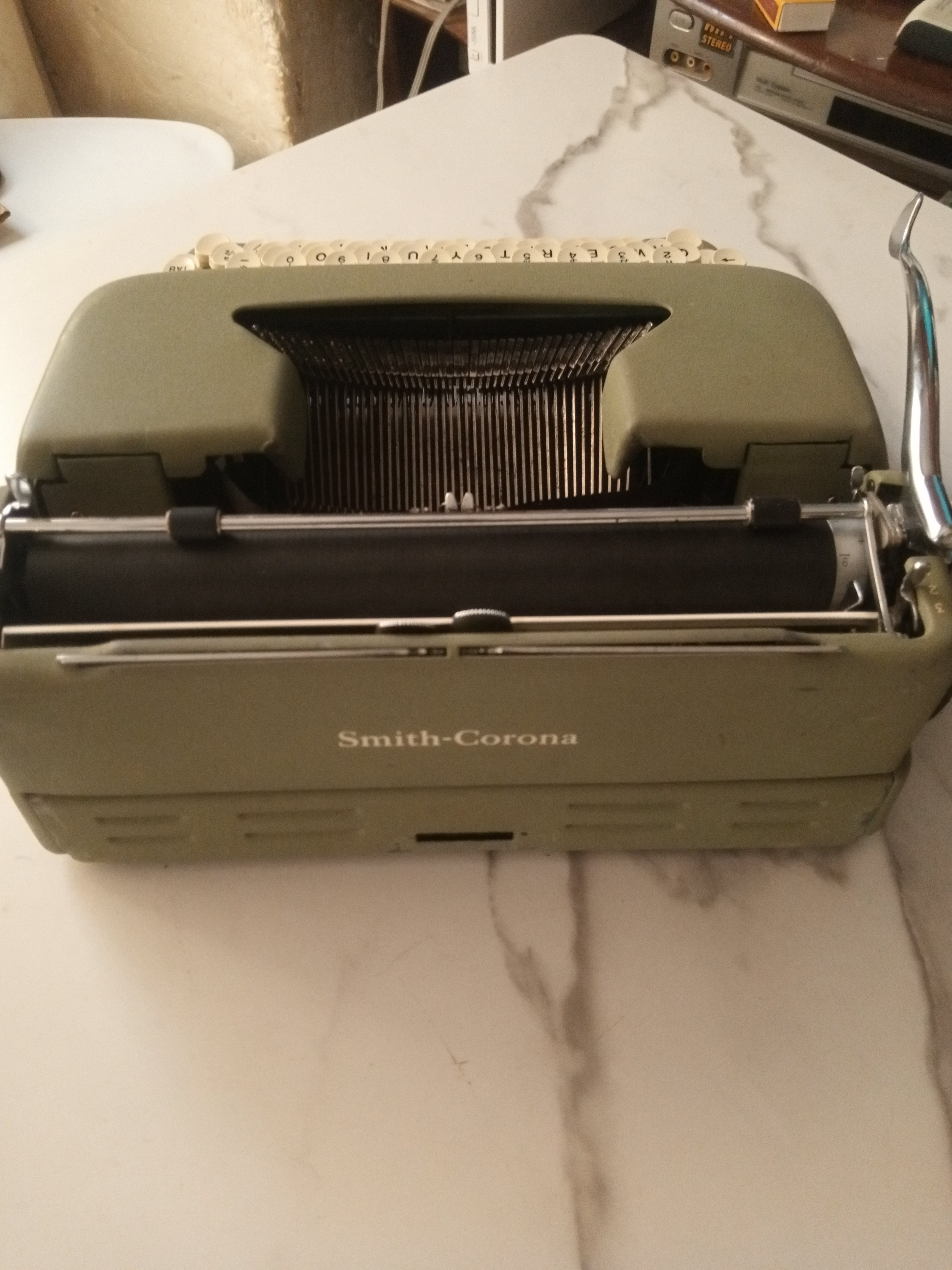 Smith corona Sterling portable typewriter  — Image 6