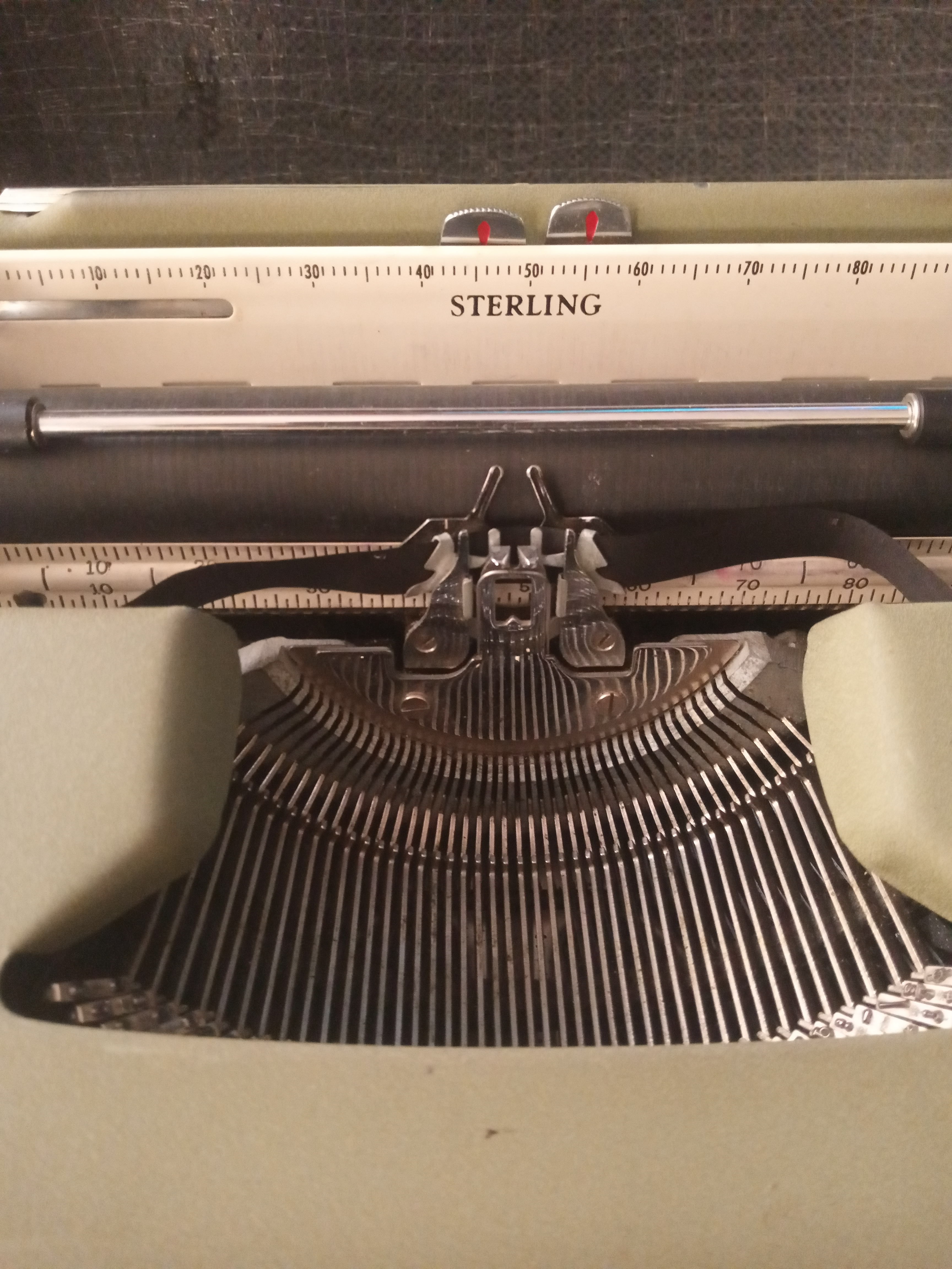Smith corona Sterling portable typewriter  — Image 7