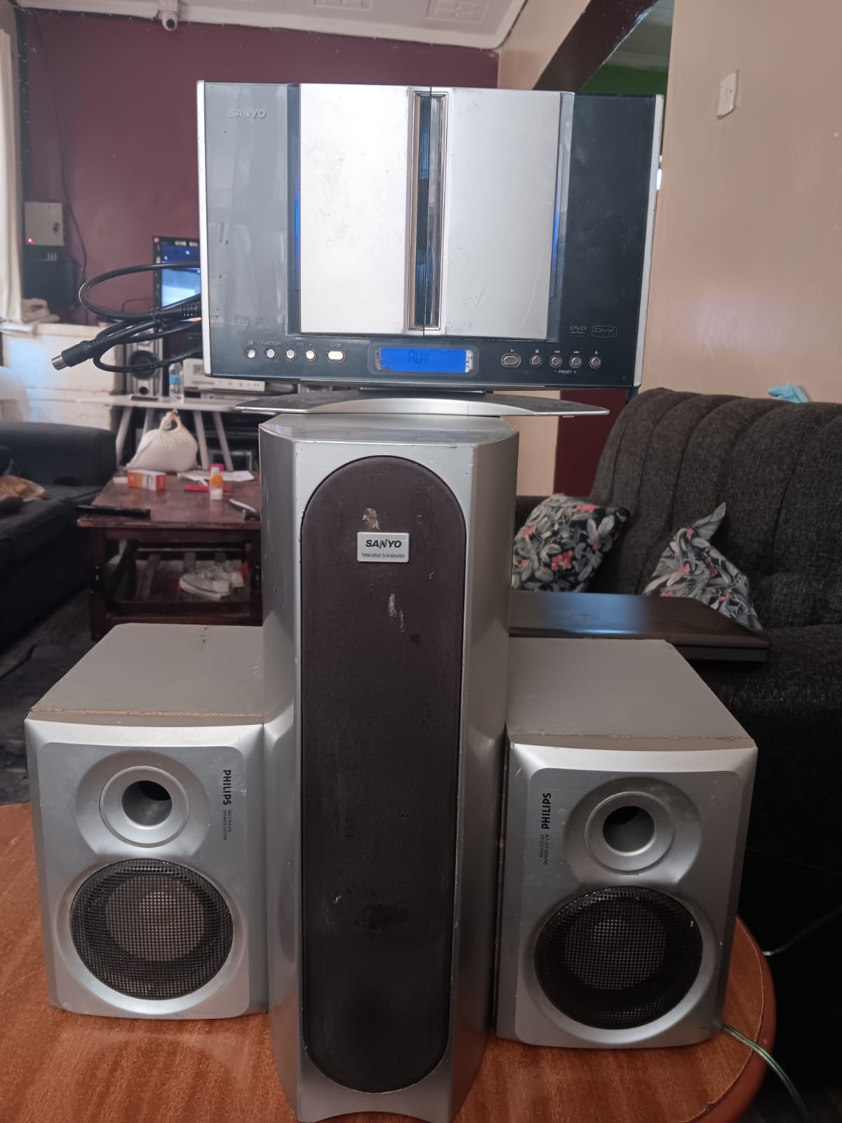 Sanyo DC-DMW4500 Stereo Home Theater System