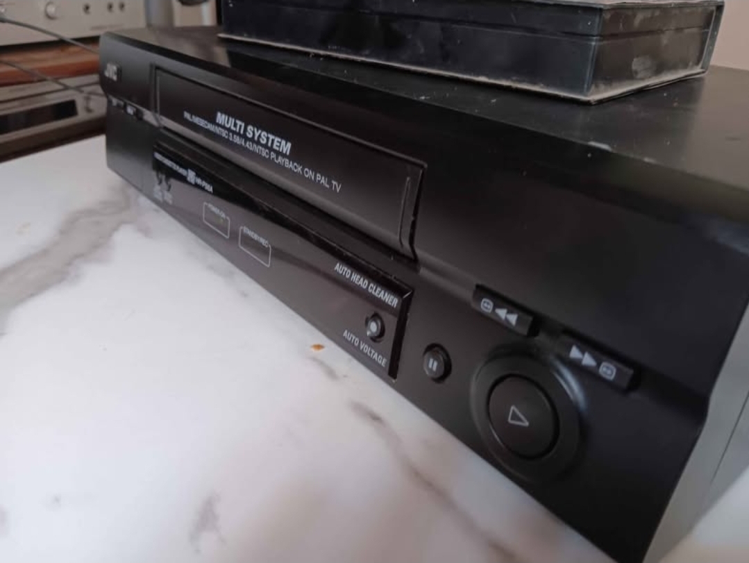 Jvc vcr  — Image 2