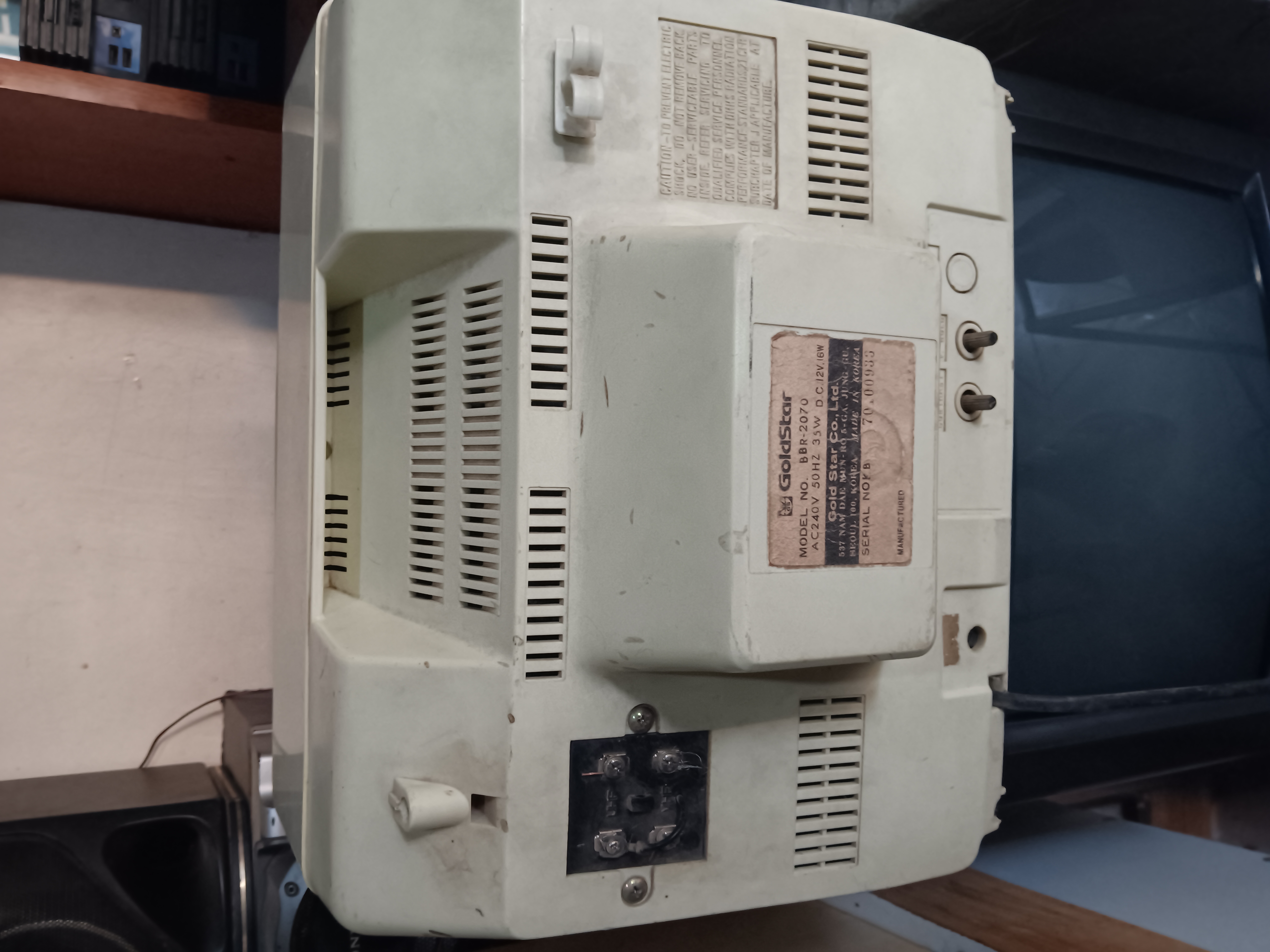 GOLDSTAR BBR 2070 BLACK AND WHITE TV  — Image 6