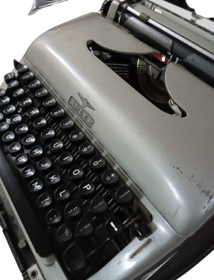 Adler Privat Manual Typewriter