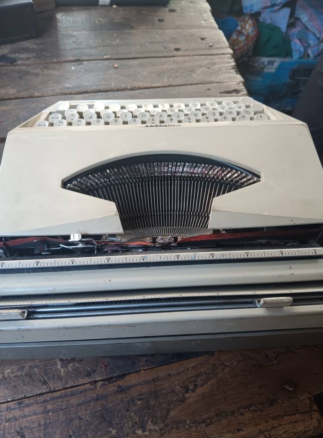 Antares Capri manual typewriter  — Image 3