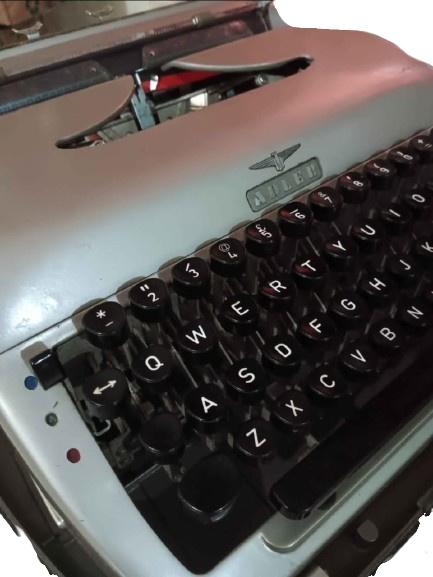 Adler Privat Manual Typewriter — Image 2