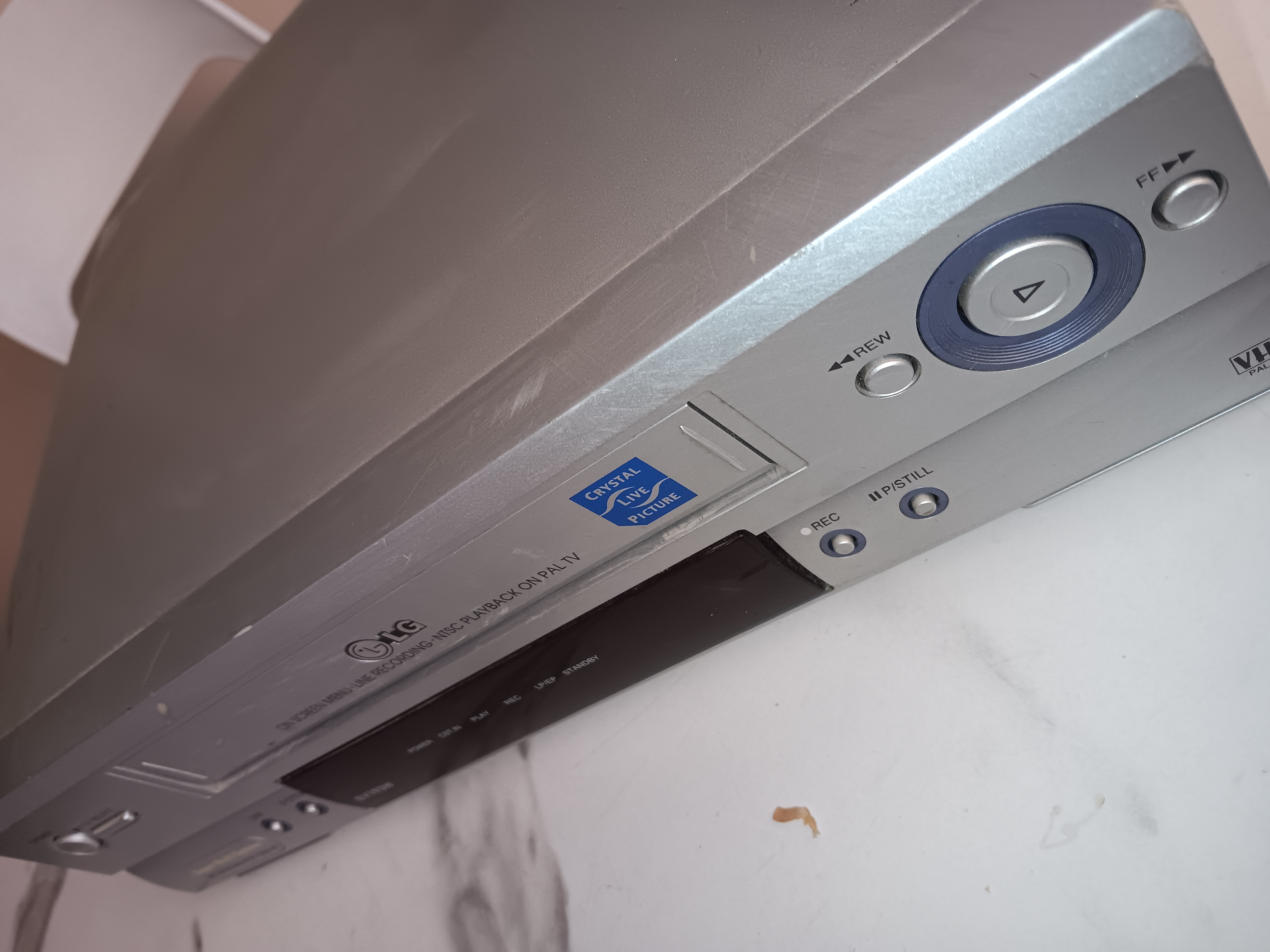 LG EV13W VCR — Image 2