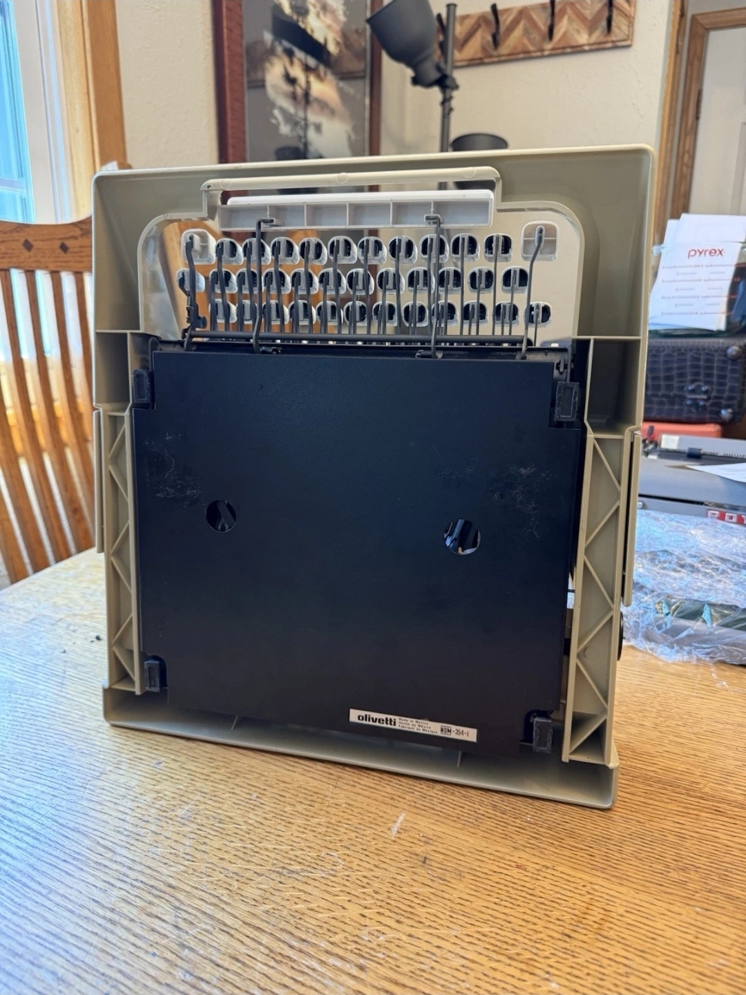 Olivetti lettera 25 manual typewriter  — Image 5