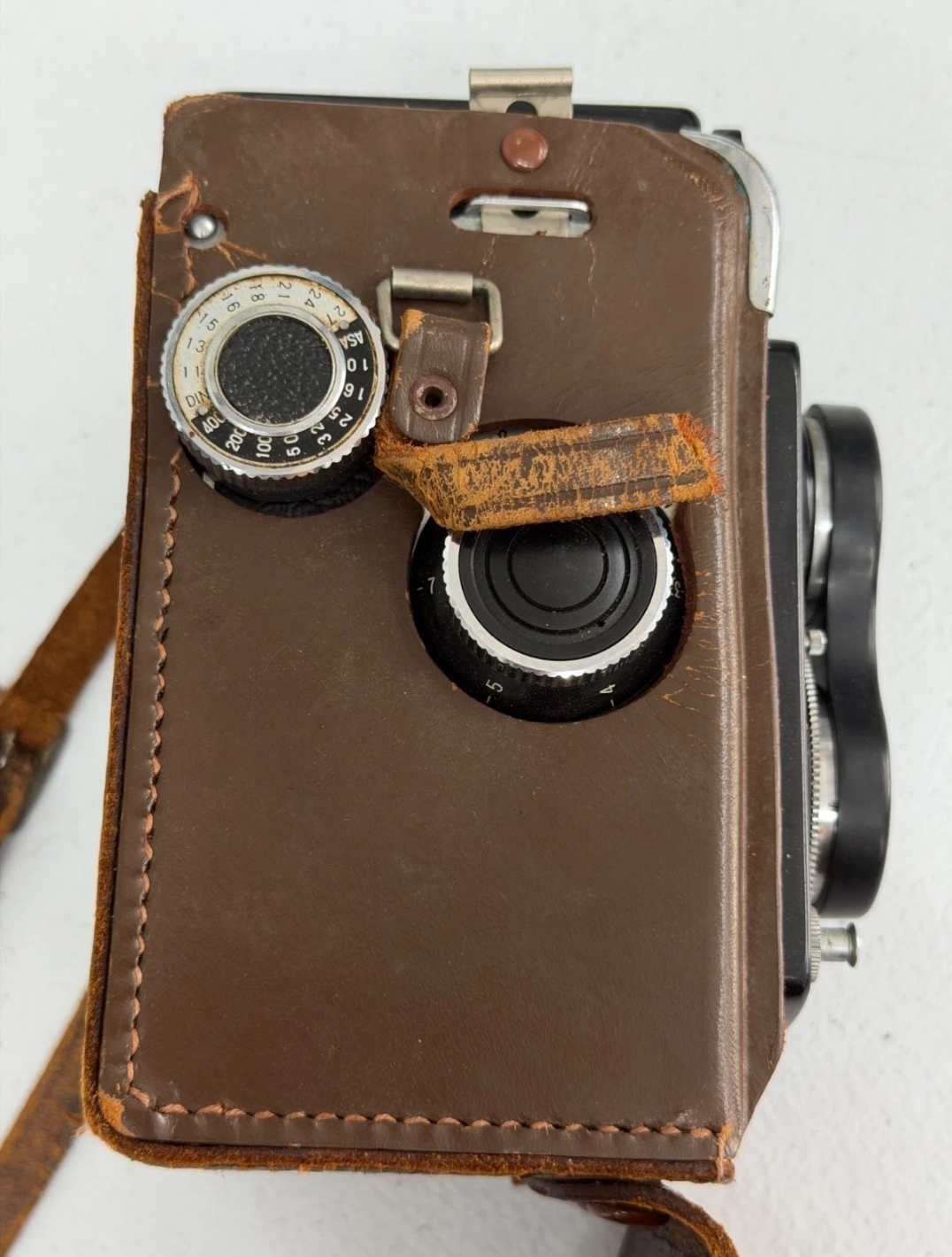 Yashica A twin lens reflex 120 mm film camera  — Image 2