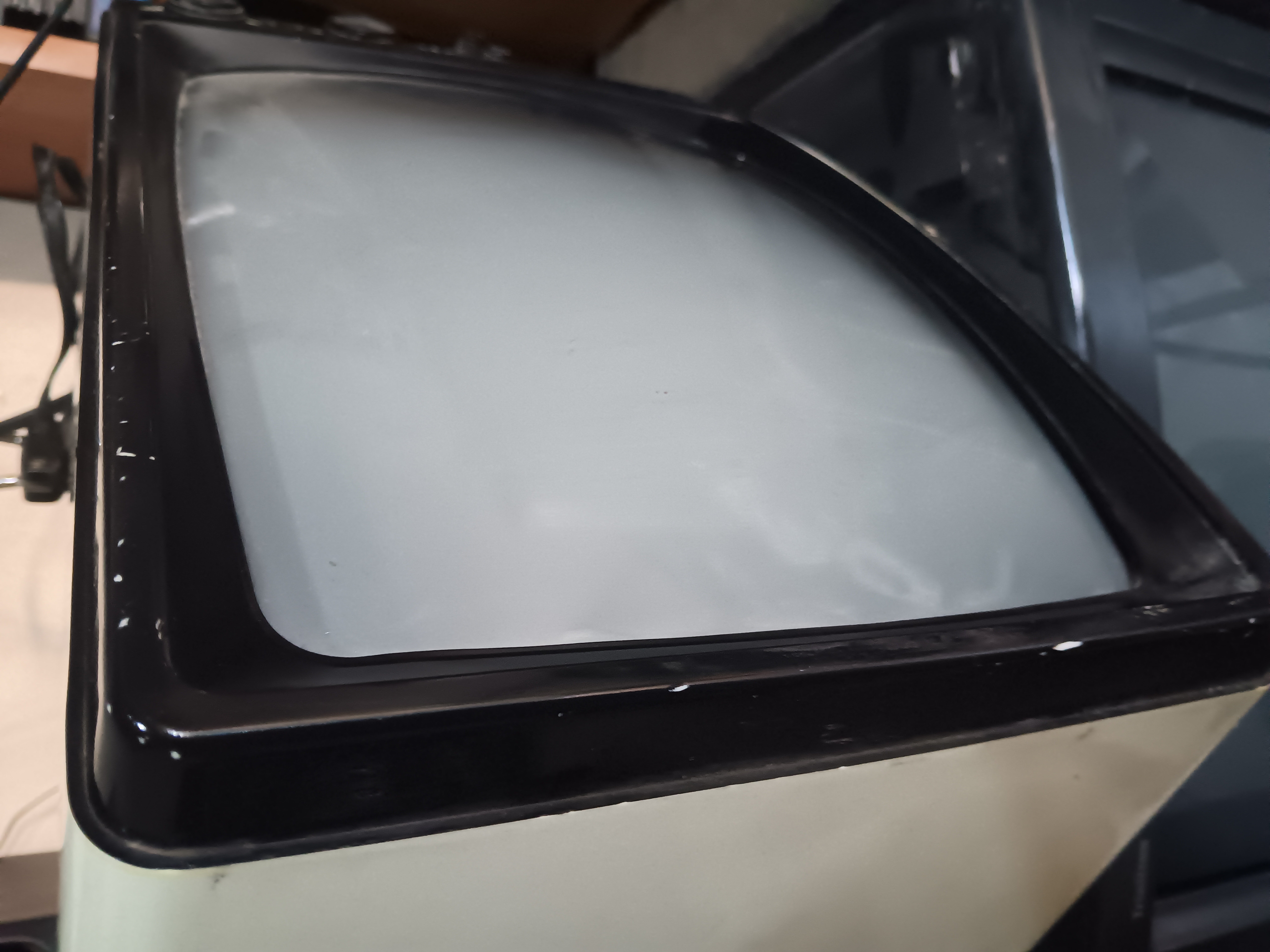 GOLDSTAR BBR 2070 BLACK AND WHITE TV  — Image 3
